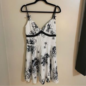 PETIT embroidered floral sweetheart necklace satin strap 70’s flare dress,